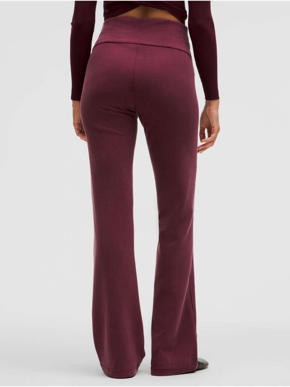 Lululemon ribbed softstreme flared pant regular
